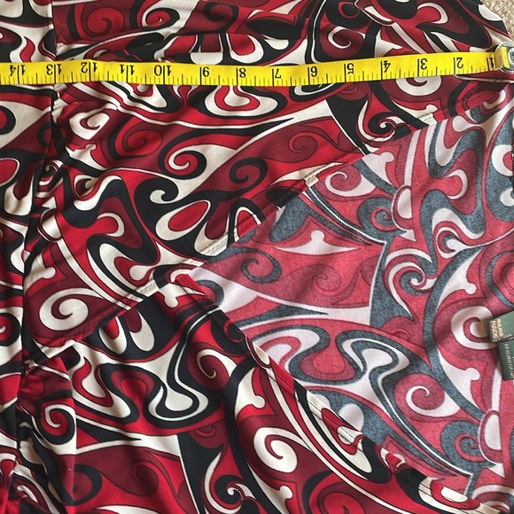 Sere Nade 1X Red V-Neck Top with Sleeves to Elbow Crease. - Picture 7 of 9